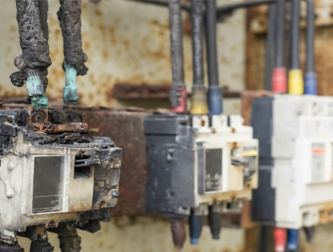 Elektrik yangını durumunda aşağıdaki adımları izlemeniz önemlidir